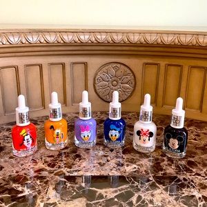 💅🏼Disney Nailtopia Bio Sourced Mickey and Friends Nail Polish
